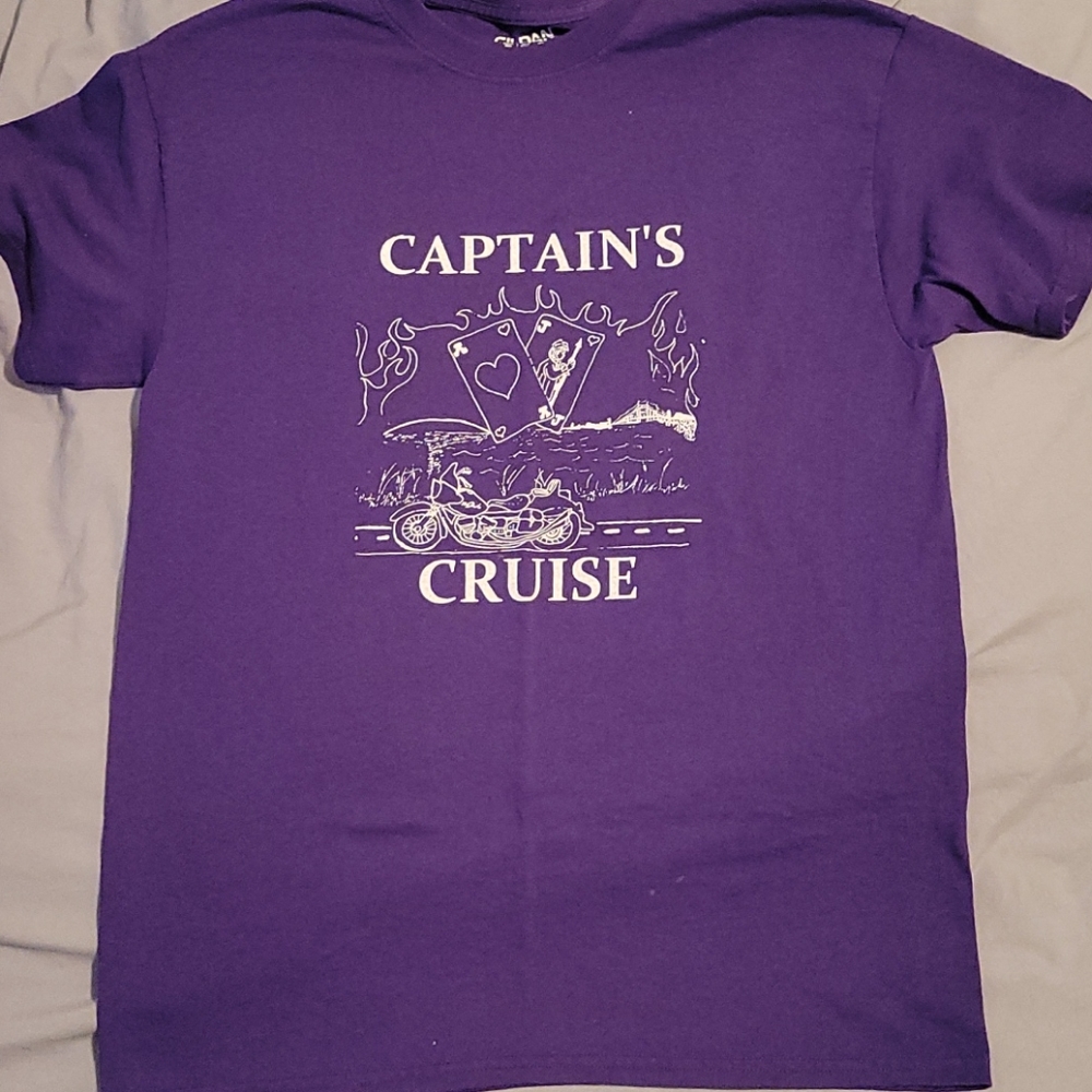 GOODWILL t shirt  purple size M.